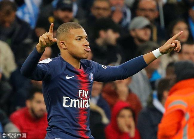 皇马本泽马关键进球助力胜利