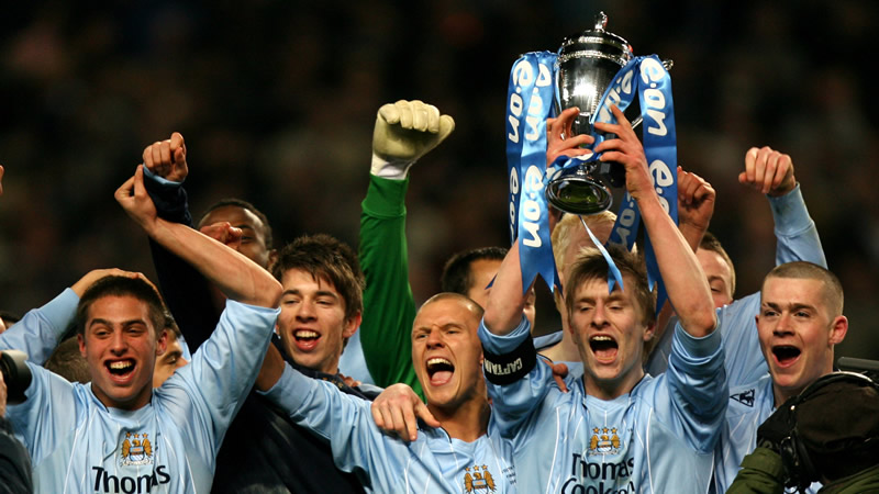 足球中超球队失误频频，主帅暴怒