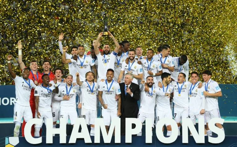 梅西：布斯克茨和阿尔巴能以这样的方式退役非常美好