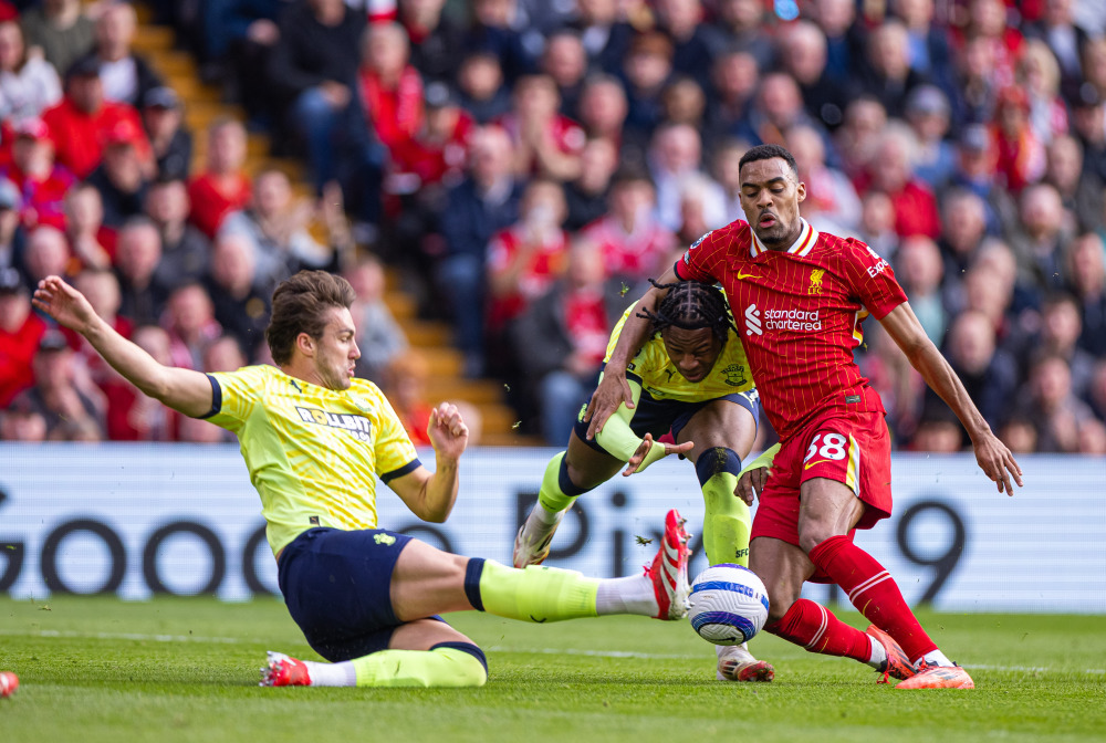 历史战绩碾压！多特主场对门兴豪取12连胜（多特主场称王：对门兴已连胜12场）