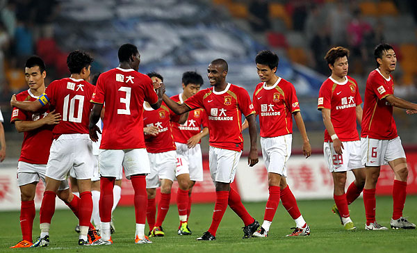 西班牙人瞄准西甲前六与1亿欧元收入目标（西班牙人剑指西甲前六，营收冲击1亿欧元）