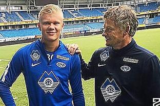 湖人浓眉哥篮下统治助力球队获胜