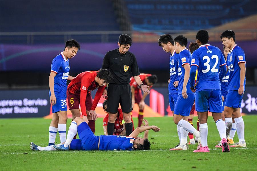 梅西一年造进球74个！三大MVP！快踢满全场还能边线一过四！