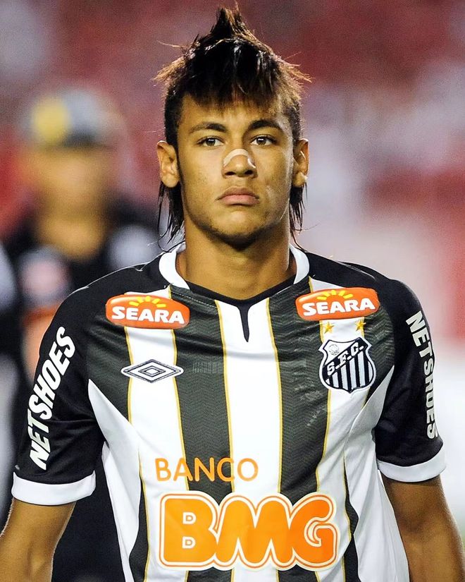 亚马尔单场6次以上关键传球+成功过人，上赛季以来西甲仅3人做到（亚马尔单场6+关键传球并成功过人，自上赛季西甲仅三人达成）