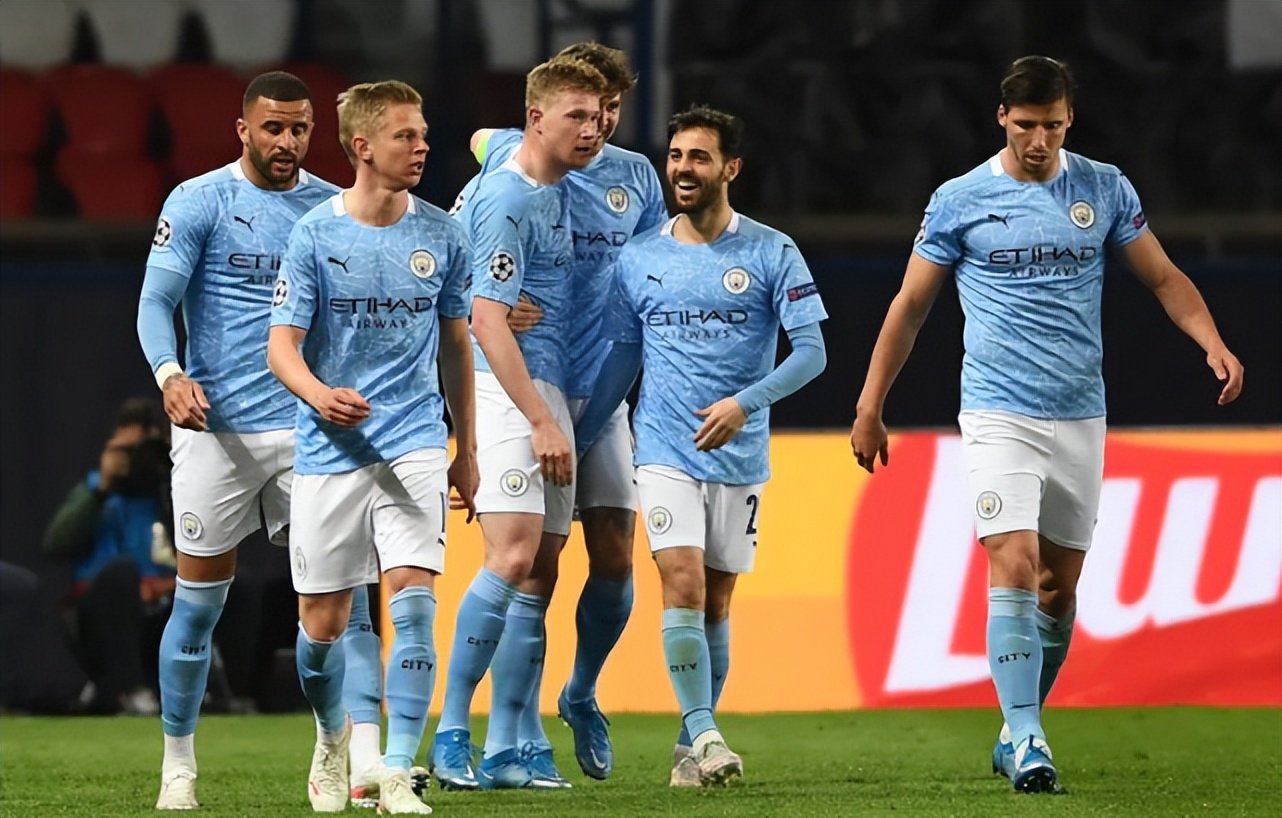 博主：皇马已经至少接触两名教练，但齐达内不会回归