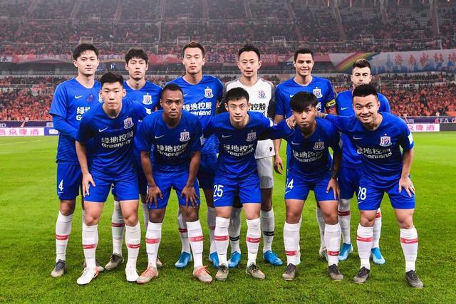 篮球篮网训练场出现意外，球员手指受伤