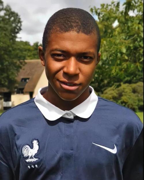 北京时间12月12日凌晨04：00，欧协联联赛阶段将上演一场典型的强弱对话。