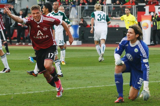 球员：我就轻轻一抬腿