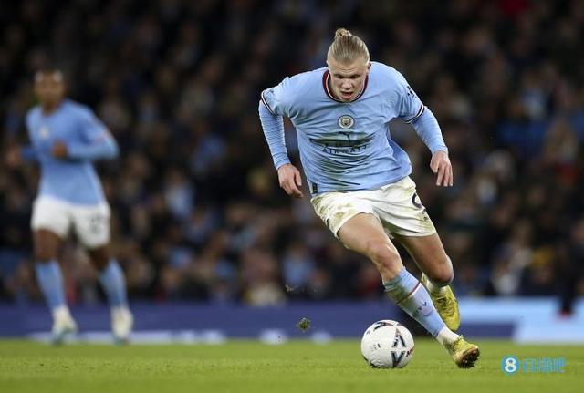 世欧预战报：塔巴科维奇制胜，波黑3-1胜十人罗马尼亚（世欧预快讯：塔巴科维奇建功，波黑3-1力克十人罗马尼亚）